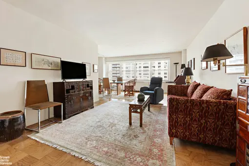 Lincoln Towers, 150 West End Avenue, #21H