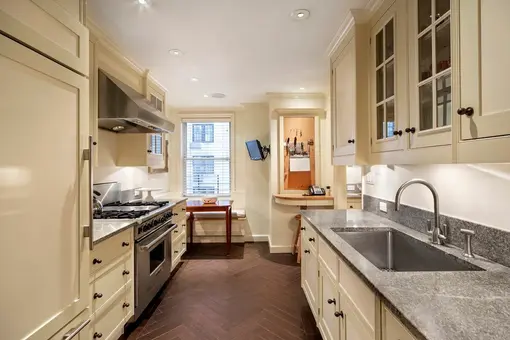 Carlyle House, 50 East 77th Street, #9A