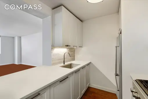 Carnegie Park Condominium, 200 East 94th Street, #626