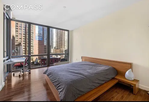 Chelsea Stratus, 101 West 24th Street, #7A