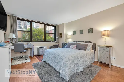 420 Beekman Hill, 420 East 51st Street, #3D