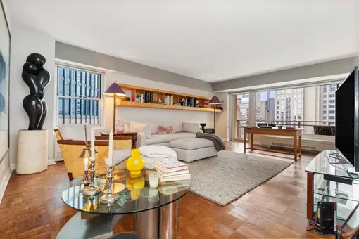 Plaza Tower, 118 East 60th Street, #27G