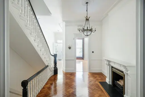 38 East 70th Street, 