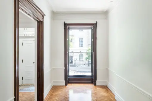 38 East 70th Street, 