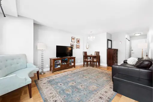 The Murray Hill Crescent, 225 East 36th Street, #5AA