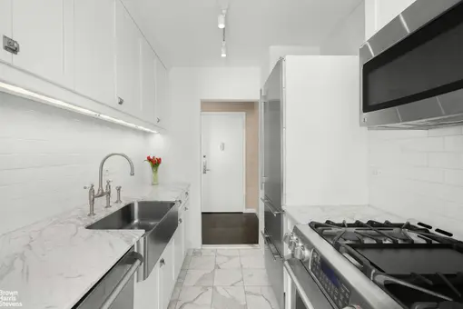 Gramercy Park Towers, 205 Third Avenue, #4B