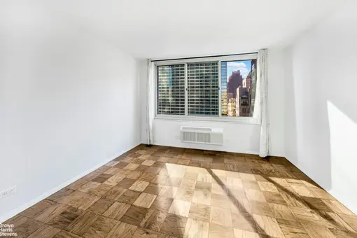 The Lausanne, 333 East 45th Street, #20B