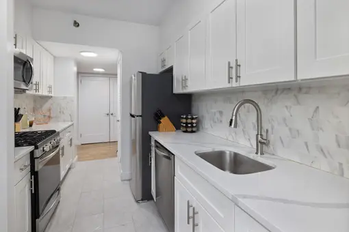 The Vantage, 308 East 38th Street, #17A
