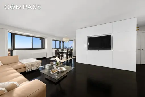 East River Tower, 1725 York Avenue, #32D