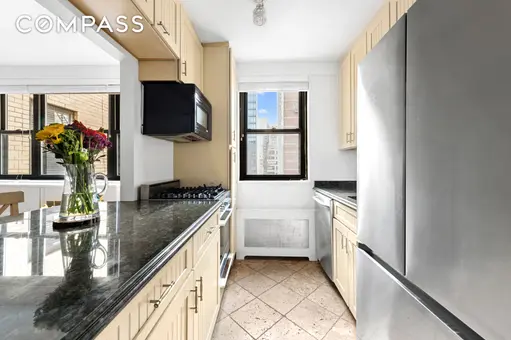 315 East 72nd Street, #15M