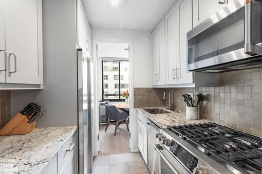 Evans Tower, 171 East 84th Street, #12A