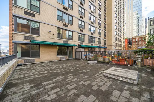 Plymouth Tower, 340 East 93rd Street, #2B