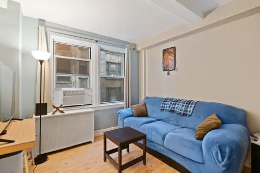 155 East 49th Street, #5C