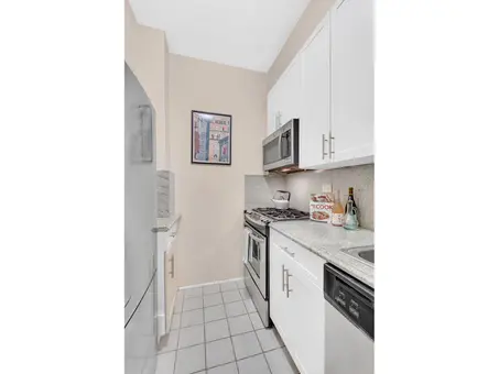 Lincoln Terrace, 165 West 66th Street, #12S
