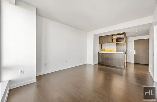 One Manhattan Square, 252 South Street, #25K