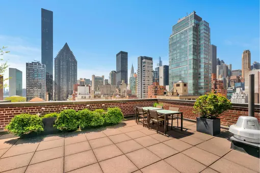 345 East 52nd Street, #1G