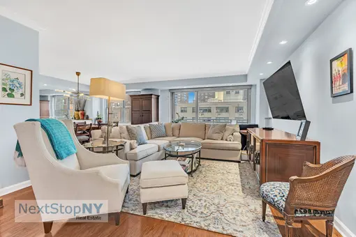 Plaza 400, 400 East 56th Street, #16B