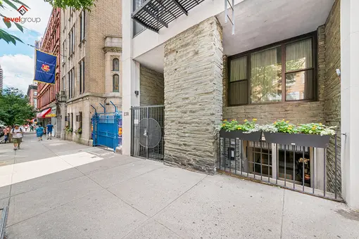 238 East 84th Street, #4B