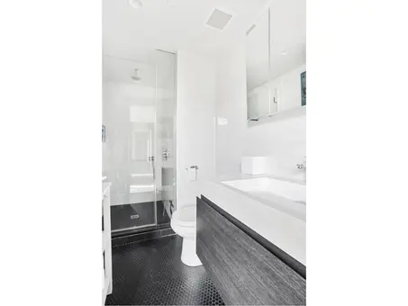 650 Metropolitan Avenue, #3B