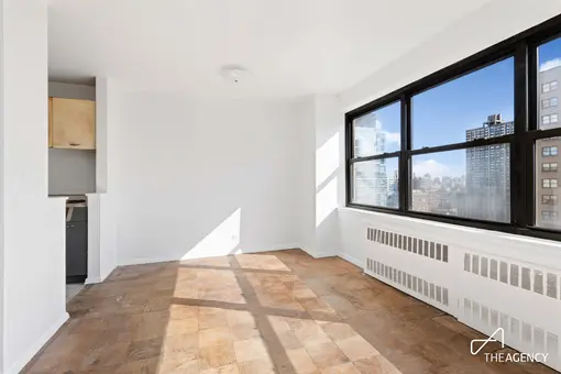 Lincoln Towers, 185 West End Avenue, #25H