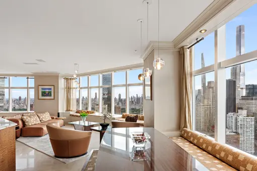 3 Lincoln Center, 160 West 66th Street, #43E