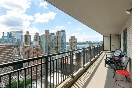 Lincoln Towers, 140 West End Avenue, #29U
