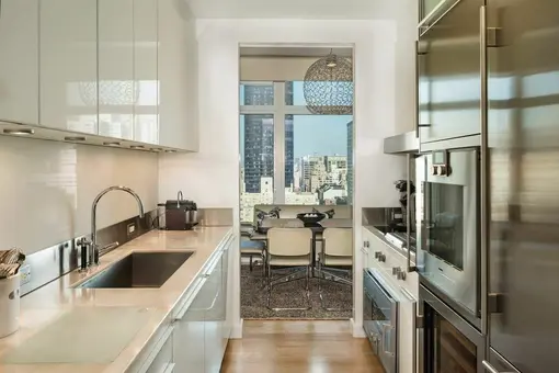 The Laurel, 400 East 67th Street, #22A