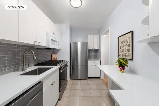 Lincoln Towers, 140 West End Avenue, #26J