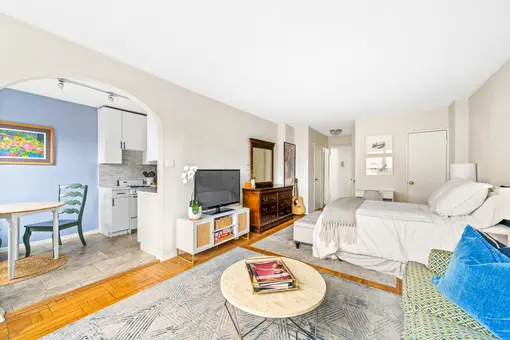 301 East 63rd Street, #8C