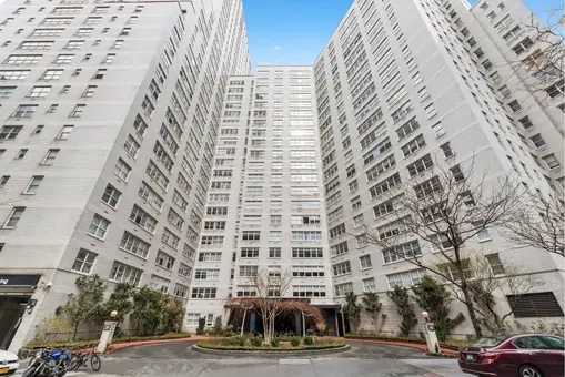 Dorchester Towers, 155 West 68th Street, #1815