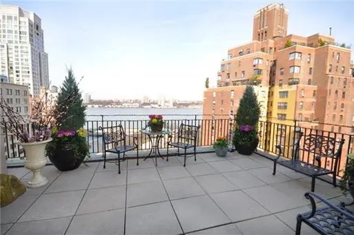 305 West 72nd Street, #PENTHOUSE