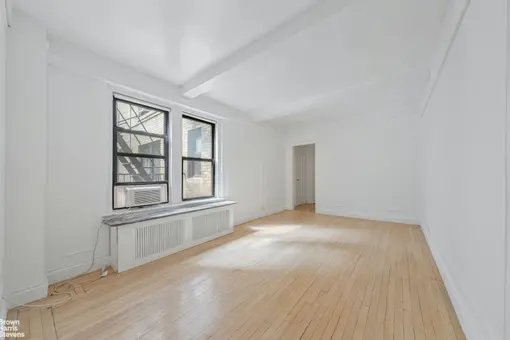 321 East 54th Street, #4E