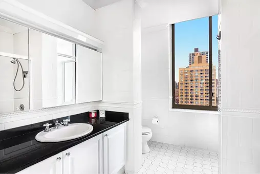 Wellington Tower, 350 East 82nd Street, #16C