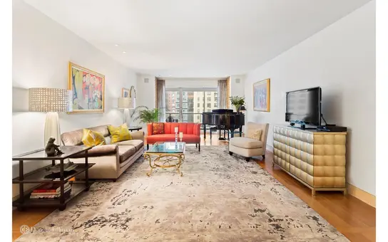 The Sovereign, 425 East 58th Street, #8D
