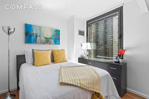 Lincoln Plaza Towers, 44 West 62nd Street, #17D