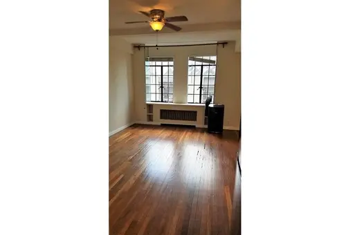 Woodstock Tower, 320 East 42nd Street, #1608