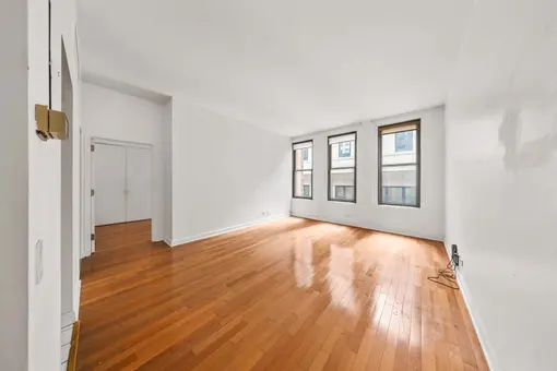 Cambridge Club Condominium, 56 Pine Street, #5B