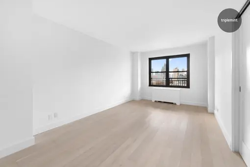 Lincoln Towers, 140 West End Avenue, #22U