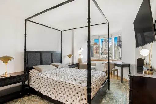 The Horizon, 415 East 37th Street, #43J