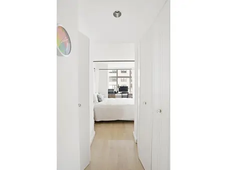 3 Lincoln Center, 160 West 66th Street, #18C