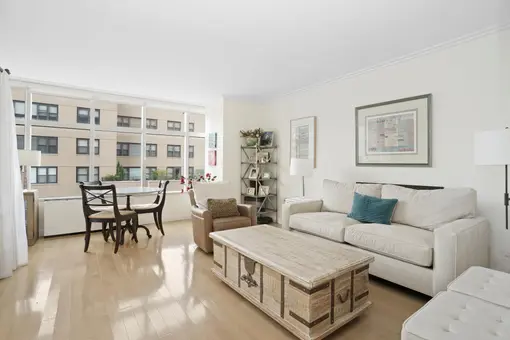 3 Lincoln Center, 160 West 66th Street, #18C