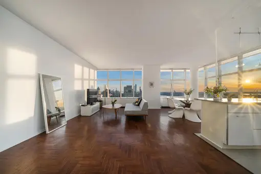 3 Lincoln Center, 160 West 66th Street, #59EF