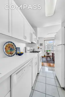 Lincoln Towers, 150 West End Avenue, #28H