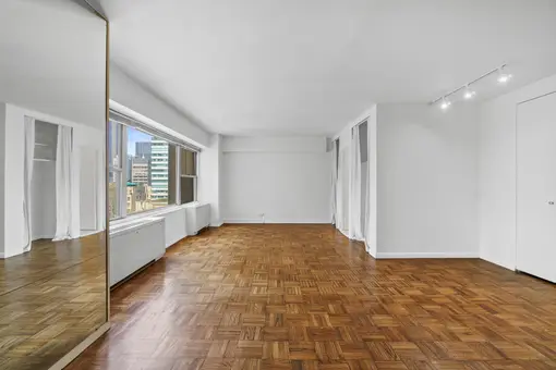 Plaza Tower, 118 East 60th Street, #27A