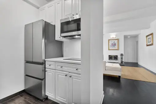 211 East 35th Street, #10F