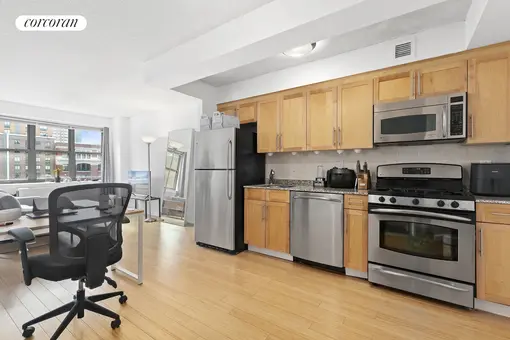 Clinton West, 516 West 47th Street, #S6K