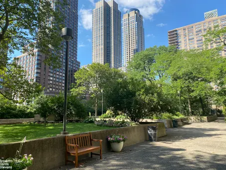 Lincoln Towers, 165 West End Avenue, #5A