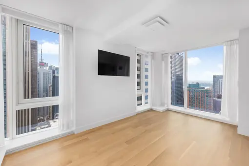 135W52, 135 West 52nd Street, #PH4