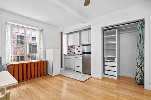 140 East 40th Street, #5H