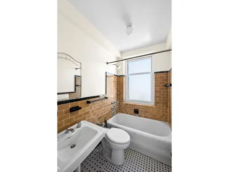 Trafalgar, 233 West 99th Street, #17E